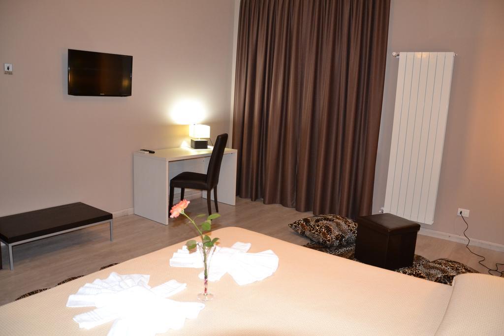フライ イン ザ ワールド B＆B フィウミチーノ 部屋 写真